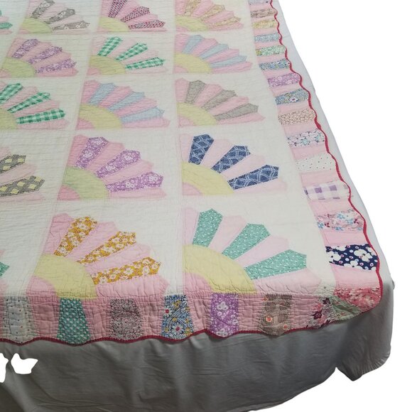 Vintage Quilt 1930s Fan Motif Handsewn w/20s-30s Cotton Fabrics - Picture 9 of 16